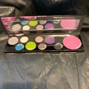 Mac Girls Pretty Punk eyeshadow pallette